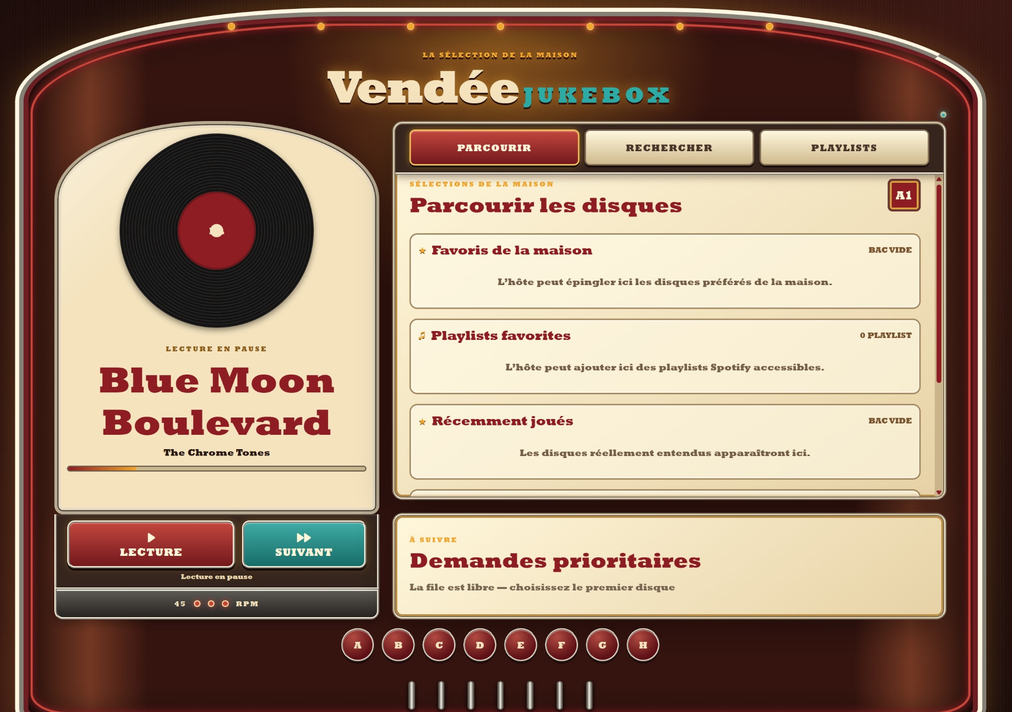 Vendée Jukebox with its vinyl record, playback controls and music queue.